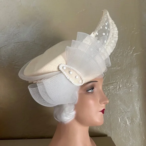 ADORABLE 1970s\' IVORY FELT HAT + WHITE MESH, GROSGRAIN & SEQUIN TRIM Mink Hats - 22 For Sale on 1stDibs | mink hat vintage  main image 4